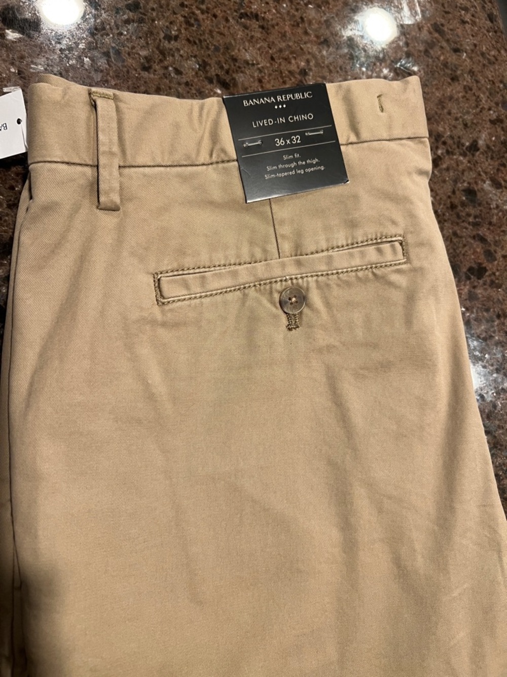 Banana Republic Lived-In Chino Pants in Khaki - BRAND NEW NEVER WORN!